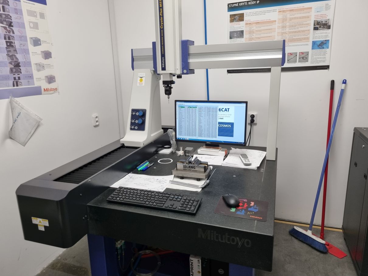 quality control inspection, precision measuring equipment, CMM coordinate measuring machine, industrial quality assurance, professional technician checking metal parts